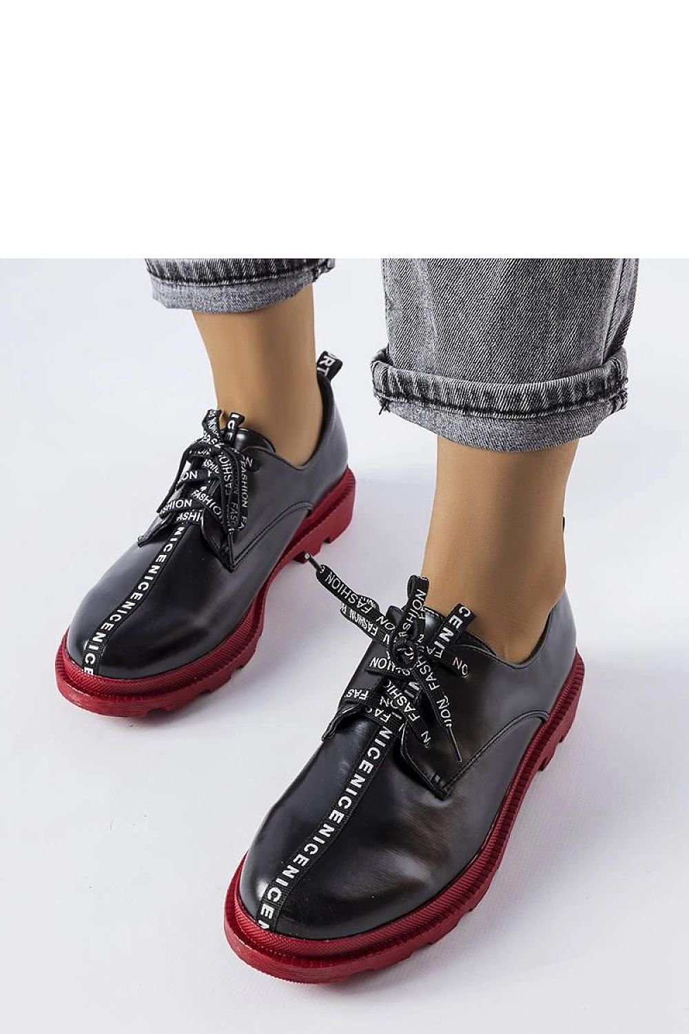  Low Shoes model 207080 Solea 