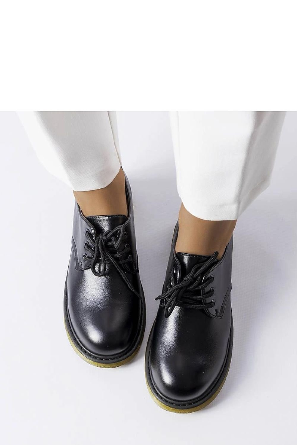  Low Shoes model 207086 Solea 